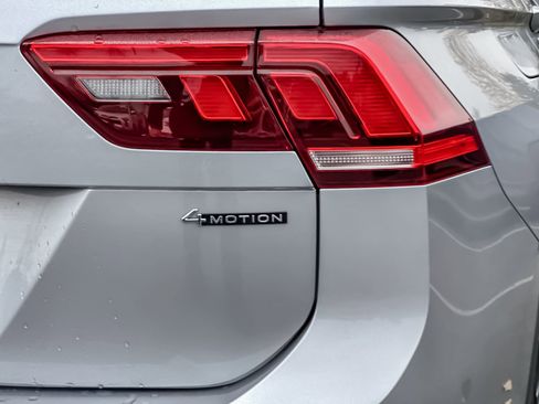 Used 2022 Volkswagen Tiguan SE image 27