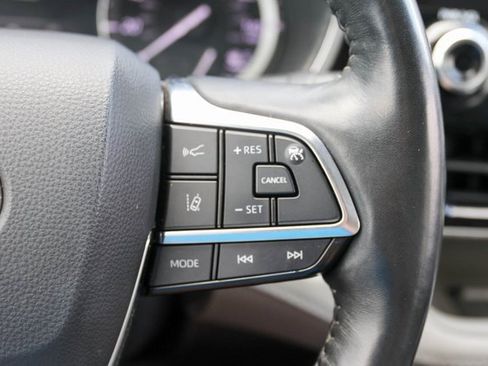 Used 2021 Toyota Highlander Limited image 36