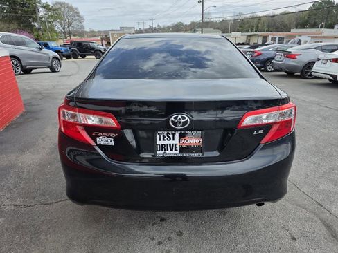 Used 2012 Toyota Camry LE image 8