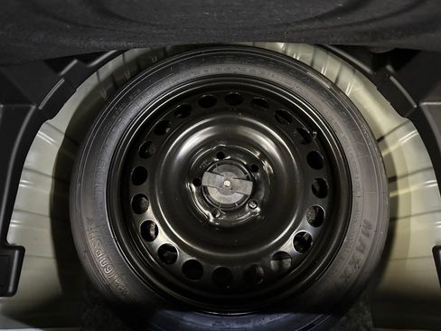 Used 2022 Chevrolet Equinox RS w/ RS Leather Package image 29