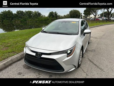 Used 2025 Toyota Corolla LE FWD image 1