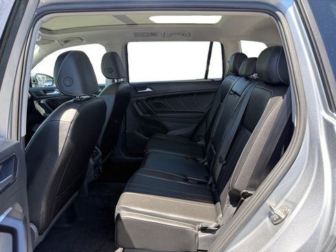 Used 2024 Volkswagen Tiguan SE AWD/4WD image 16