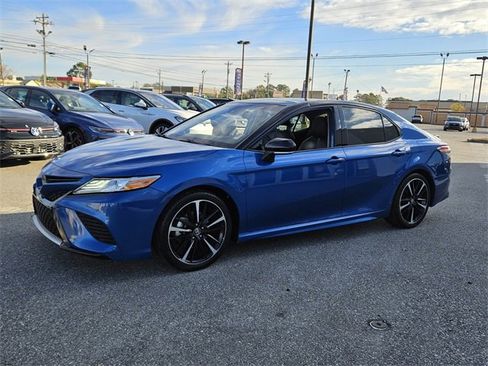 Used 2020 Toyota Camry XSE image 3
