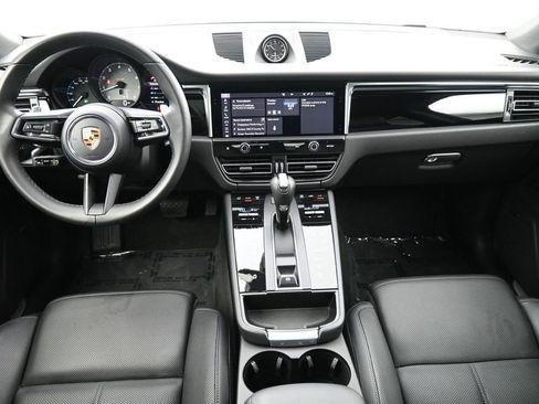 Certified 2023 Porsche Macan S AWD/4WD image 6