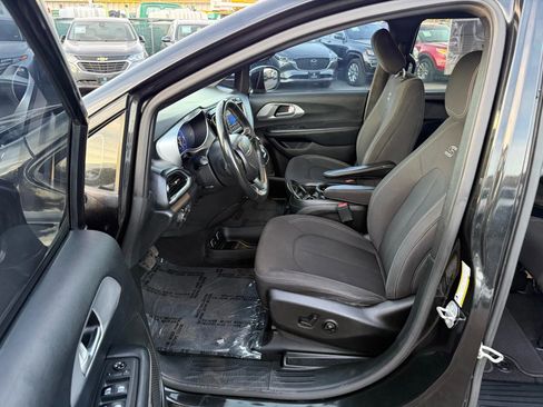 Used 2018 Chrysler Pacifica Touring Plus w/ S Appearance Package image 16