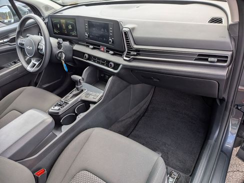 Used 2025 Kia Sportage LX image 36