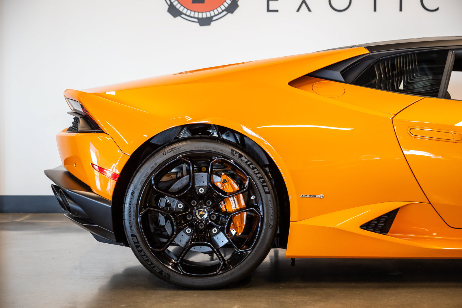 Used 2015 Lamborghini Huracan LP 610-4 AWD/4WD image 12