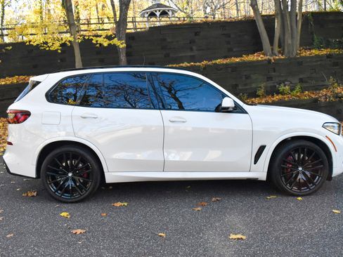Used 2023 BMW X5 sDrive40i w/ M Sport Package image 11