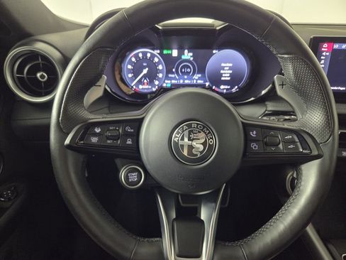 Used 2024 Alfa Romeo Tonale Veloce AWD/4WD image 17