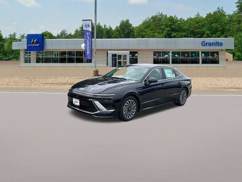 New 2026 Hyundai Sonata Limited FWD image 2