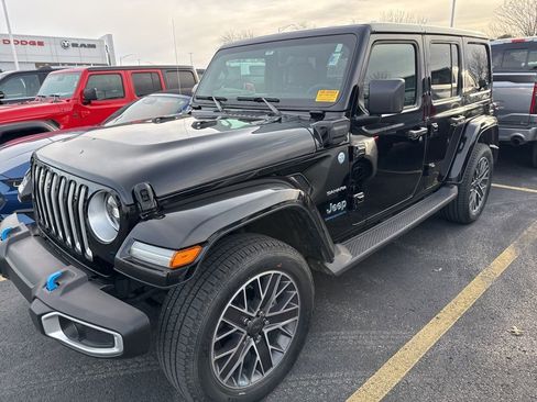 Used 2023 Jeep Wrangler Unlimited Sahara w/ Cold Weather Group image 20