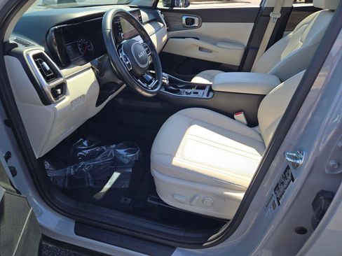 Used 2022 Kia Sorento EX w/ Panoramic Sunroof Package FWD image 27