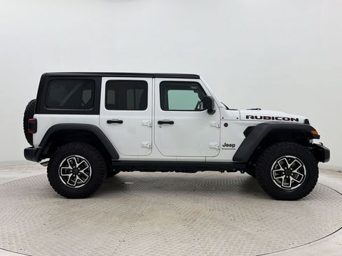 Used 2024 Jeep Wrangler Unlimited Rubicon w/ Convenience Group AWD/4WD image 8