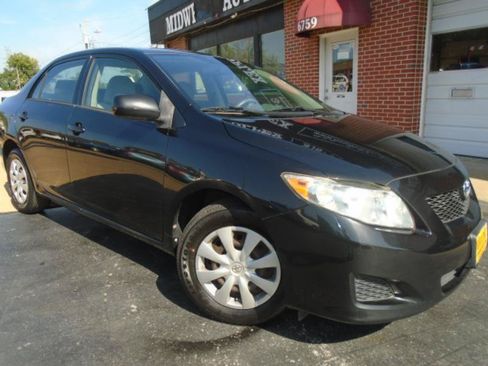 Used 2010 Toyota Corolla LE FWD image 2