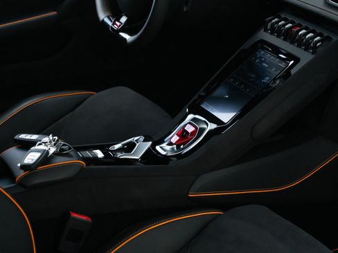 Used 2023 Lamborghini Huracan Tecnica RWD image 22