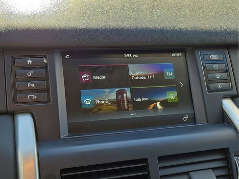 Used 2017 Land Rover Discovery Sport SE image 26