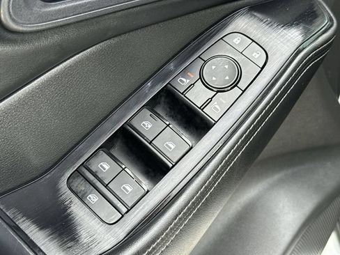 Used 2024 Nissan Rogue SV FWD image 17
