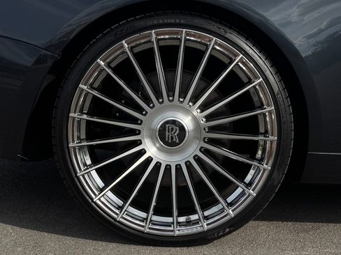Used 2016 Rolls-Royce Wraith RWD image 91