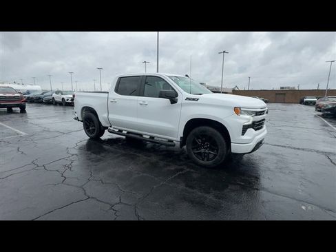Used 2023 Chevrolet Silverado 1500 RST w/ Z71 Off-Road Package image 2