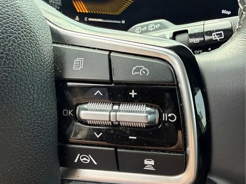 Used 2024 Kia Sorento S FWD image 21