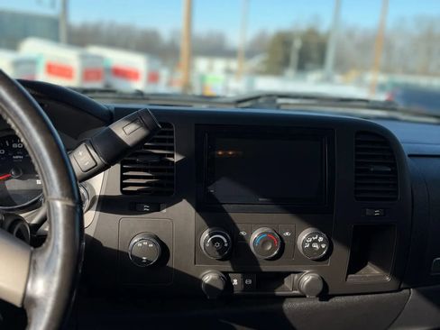 Used 2011 GMC Sierra 2500 SLE image 8