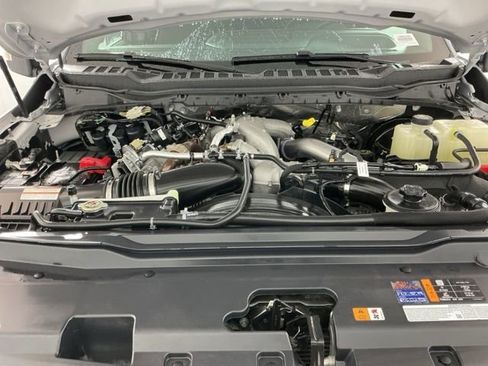 Certified 2025 Ford F350 Lariat w/ FX4 Off-Road Package image 33