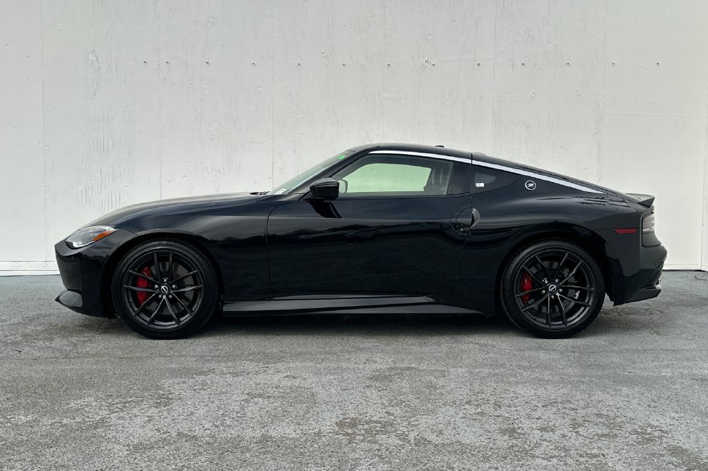 Certified 2025 Nissan Z Performance w/ Floor Mat Package RWD image 7