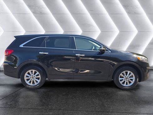 Used 2020 Kia Sorento FWD V6 image 6