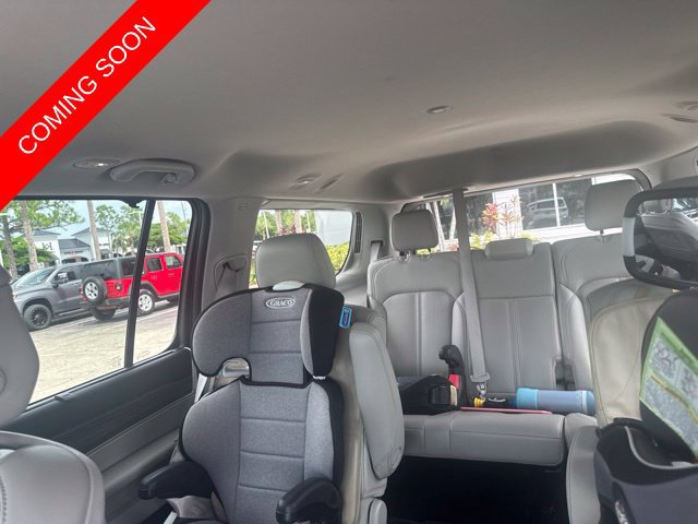 Certified 2023 Jeep Wagoneer Series II w/ Convenience Group I AWD/4WD image 12
