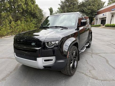 Used 2023 Land Rover Defender 130 SE image 1