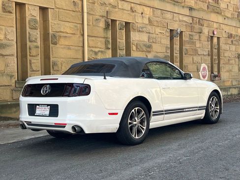 Used 2013 Ford Mustang Premium image 4