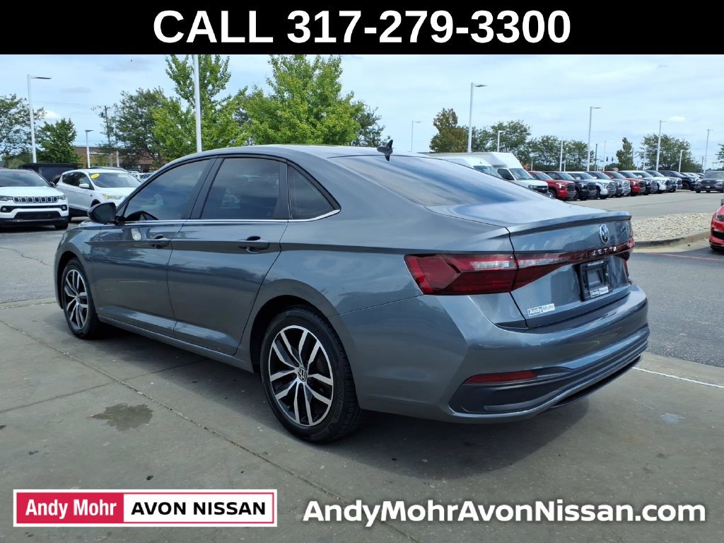 Used 2025 Volkswagen Jetta SE FWD image 6