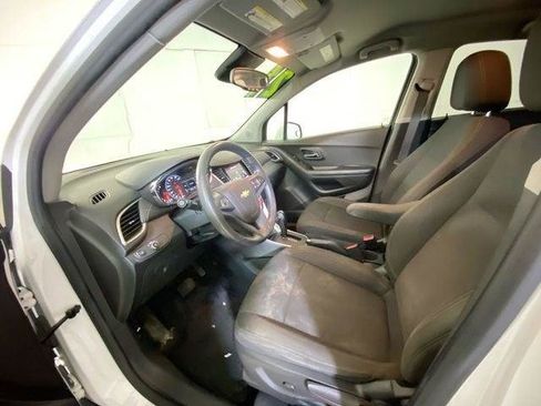 Used 2021 Chevrolet Trax LS w/ Tint and Cruise Package FWD image 31