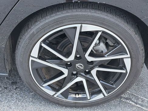 Certified 2025 Nissan Sentra SR w/ SR Premium Package FWD image 9