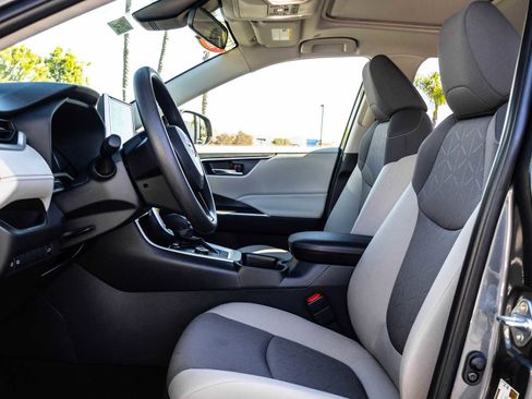 Used 2025 Toyota RAV4 XLE w/ Convenience Package image 13