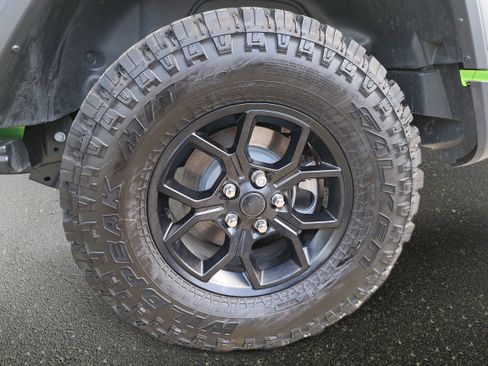 Used 2025 Jeep Wrangler Willys image 29