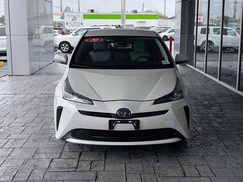 Certified 2020 Toyota Prius Limited FWD image 2