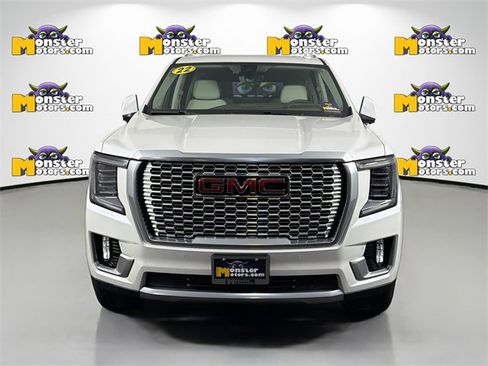 Used 2022 GMC Yukon XL Denali image 2