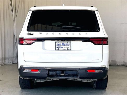 Used 2022 Jeep Wagoneer Series II w/ Premium Group I RWD image 4