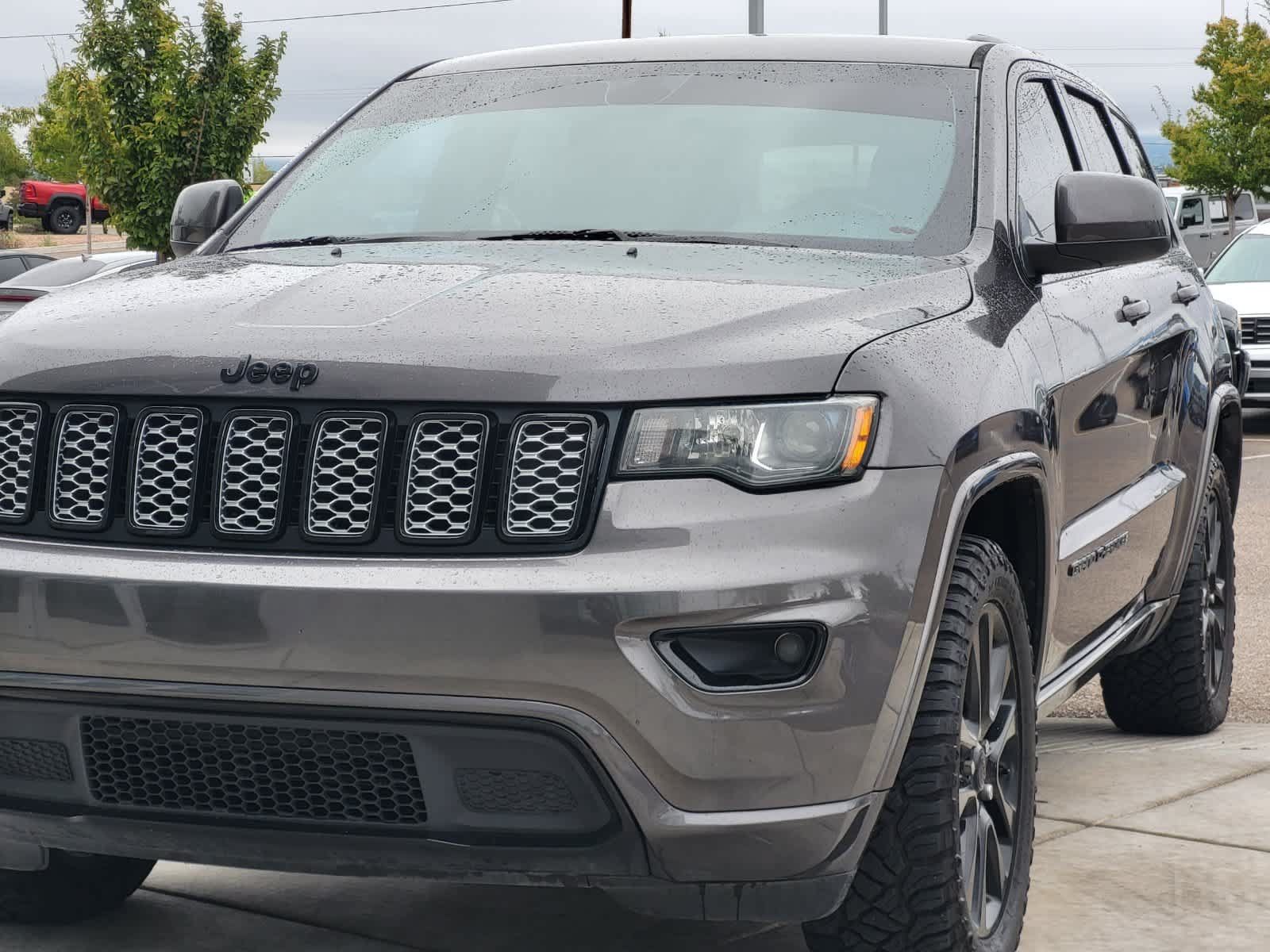 Used 2017 Jeep Grand Cherokee Altitude AWD/4WD image 7