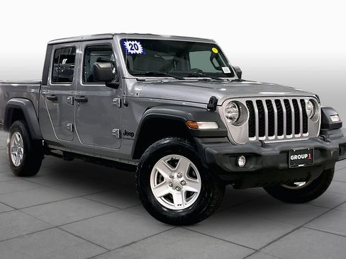 Used 2020 Jeep Gladiator Sport w/ Quick Order Package 24S AWD/4WD image 3