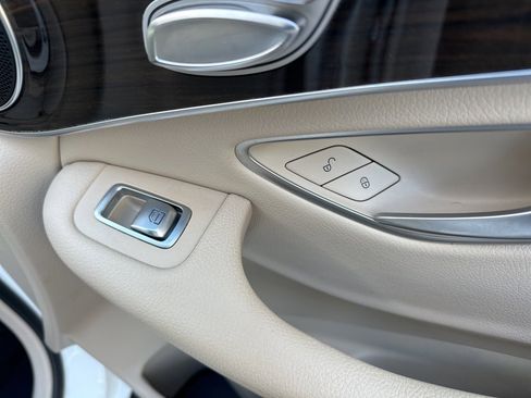 Used 2021 Mercedes-Benz GLC 300 image 19