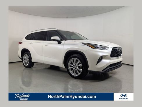 Used 2021 Toyota Highlander Limited image 1