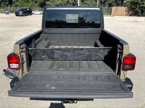 Used 2020 Jeep Gladiator Sport AWD/4WD image 24