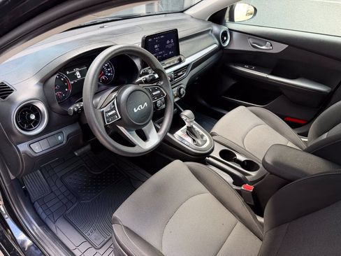 Used 2022 Kia Forte LXS FWD image 12