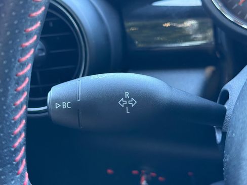 Used 2018 MINI Cooper S FWD image 32