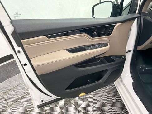 Used 2022 Honda Odyssey Elite image 11