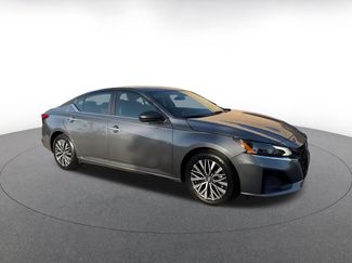 Used 2025 Nissan Altima 2.5 SV FWD video 2