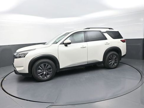 Used 2023 Nissan Pathfinder SV AWD/4WD image 58
