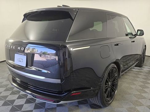 Used 2024 Land Rover Range Rover SE image 5